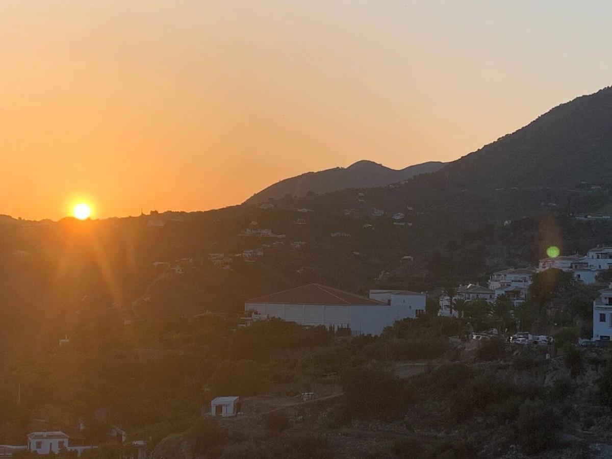 Casita Frigiliana - Stunning New Apartment With Views With Private Parking Space Exterior foto